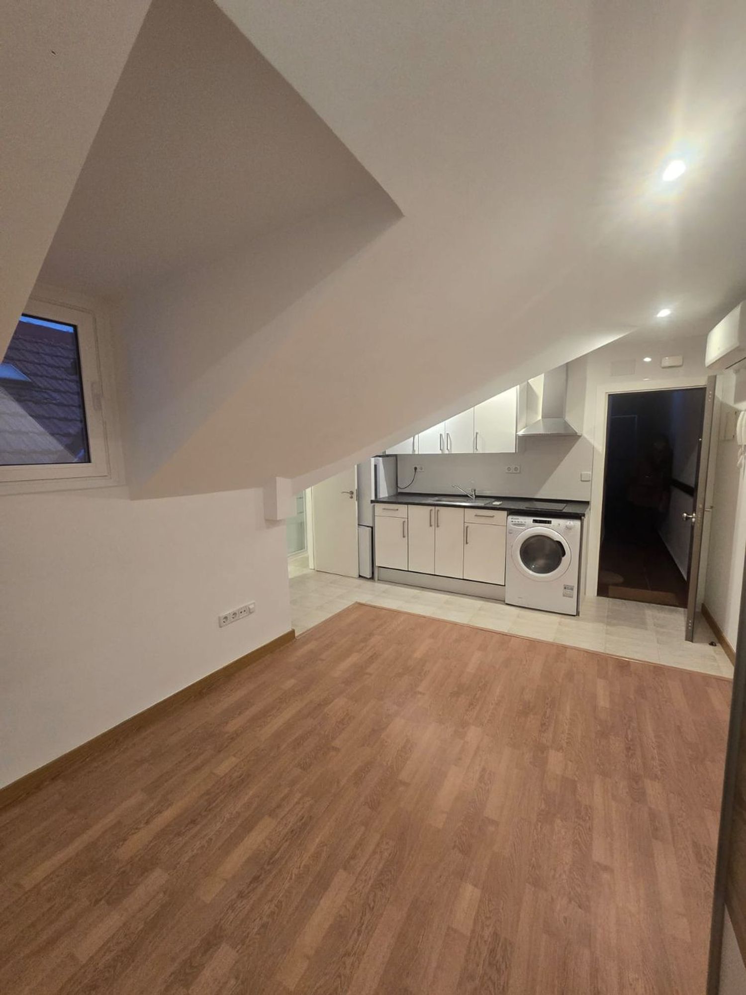 Ático / Estudio en Alquiler en Calle de Núñez de Arce 45 - Imagen 5